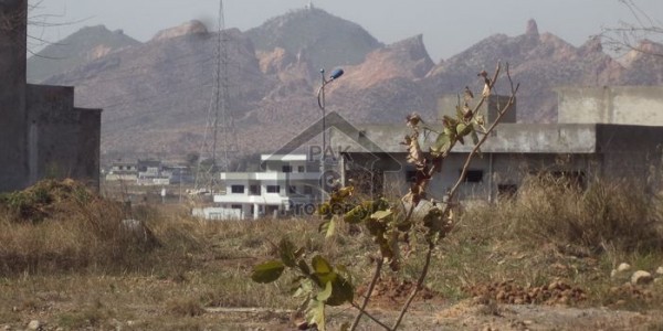 Plot Available For Sale In I-16/4 On Excellent Location