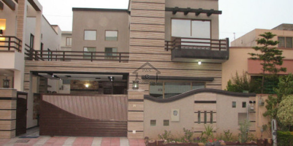 House For Sale In Mashriq Street Arbab Karam Khan Roa