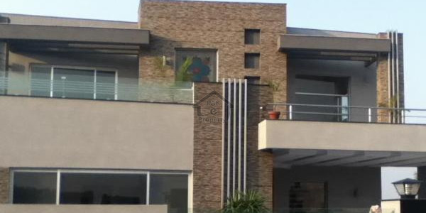 Single Storey House Is Available For Sale