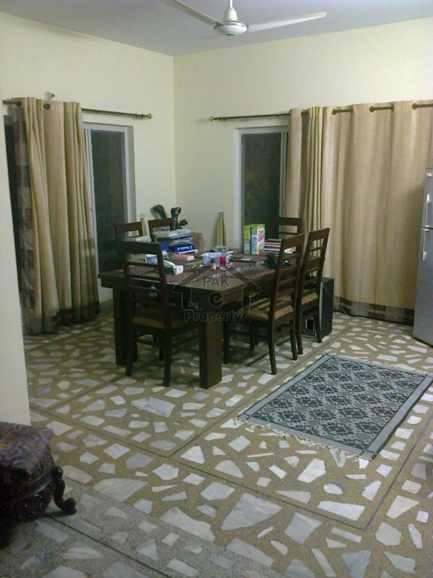 Single Storey House Is Available For Rent