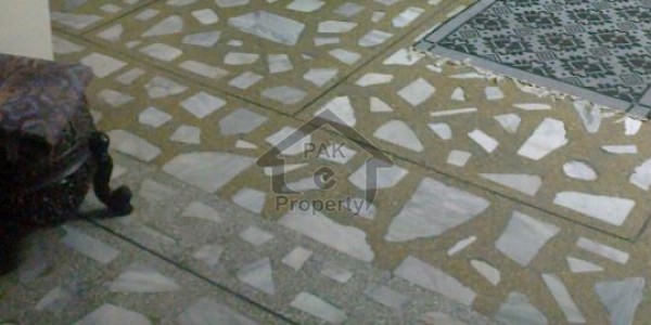 A Very Good Location Apartment Is Available For Rent