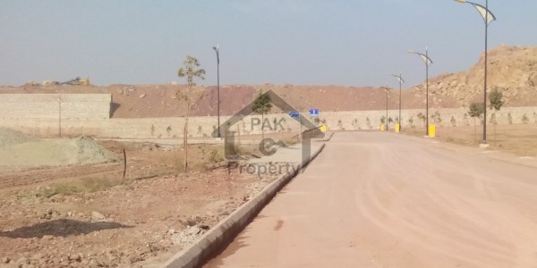 Avenue Commercial Opposites 200, Plot available for Sale in Bahria Enclave, Islamabad