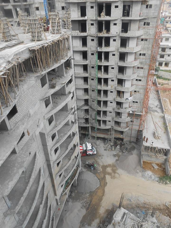 5 Rooms Apartment In Yellow Line Tower Of New Building Capital Residencia For Sale