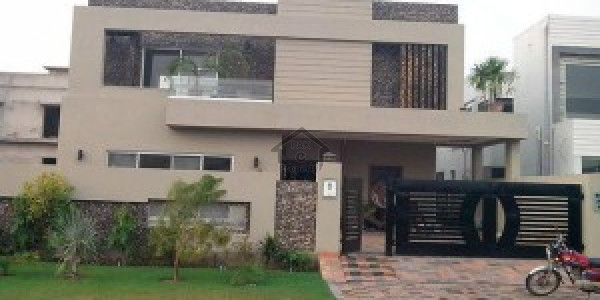 60x90 Prime Location Corner House Available For Sale Located In Green Avenue Chak Shazad Oxford Stre