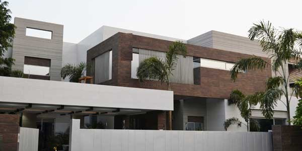 Muslim Town 2-kanal Double Unit Livable Bungalow For Sale