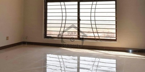 666sqyd With Open Basment House For Sale