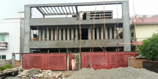 Dha Phase 4 - Block CC - 1 Kanal Full House For Rent