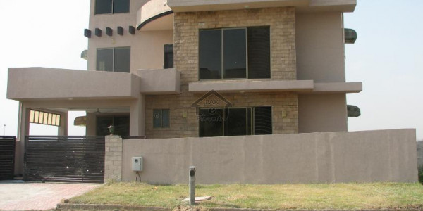 F-11/4 Full House available for rent 7 bedroom with bath 3 drawing dining 3 TV lounge 3 kitchen 2 se