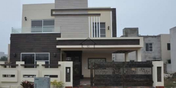 10 Marla Ground Portion For Rent In Bahria Town Phase 3