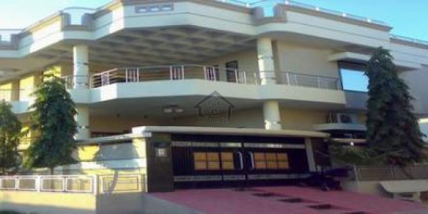 933 Sq yards House For Sale