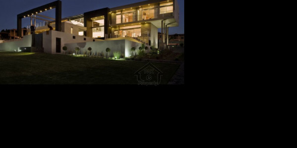 House For Elegant Family Living