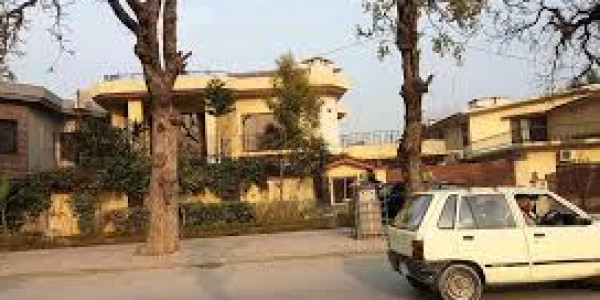 F-7 New House With 4 Bed Room On A Very Good Location