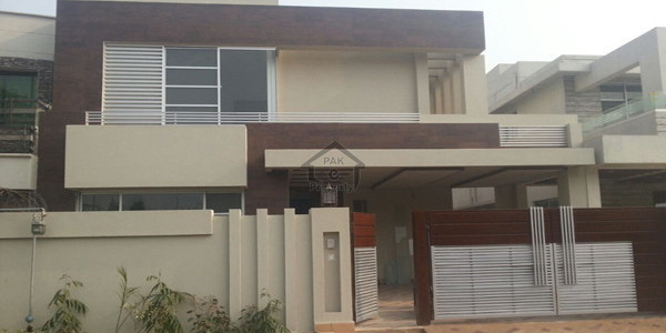 E113 House 2 Unit 500 Sq Yd For Sale