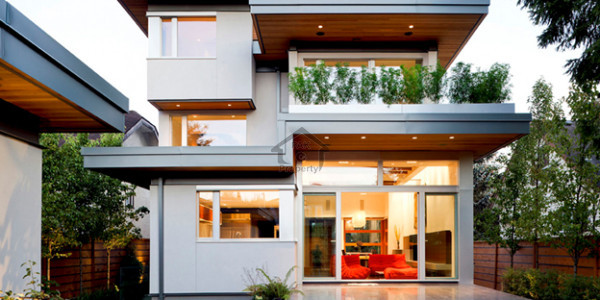 F-7/4 Bedrooms Beautiful House For Rent With Front Lawn