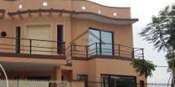 G-10 40x80 5 bed beautiful house lawn