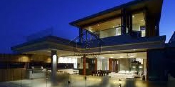 10 bed beautiful 500 yards house F-7/4