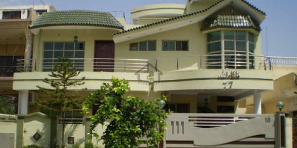 F-8 New Outclass Full House At Best Location