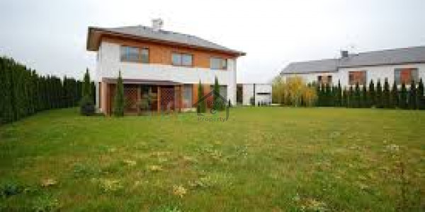 7 Marla Usman Block Plot For Sale