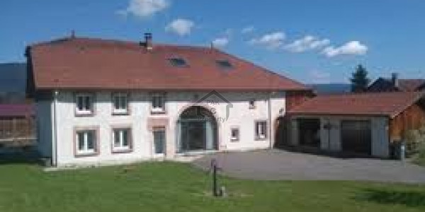 Allama Iqbal Town -10 marla House For Sale