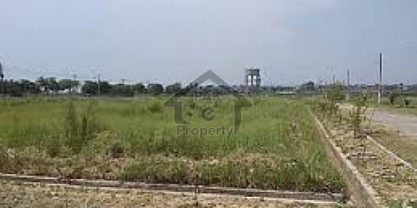 7 marla plot at ideal location in Block:A, Gulberg Green