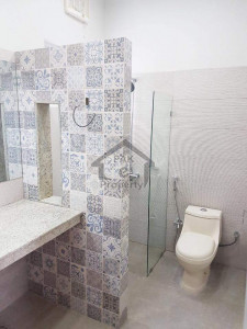 4 Kanal Beautiful Outclass House Available in Margalla Road