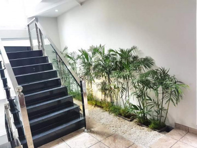 500 Yard 5 Bed Full House Marble Flooring Available