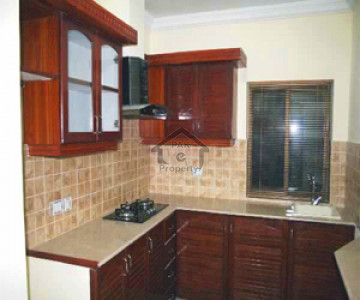 Gulberg 3 Kanal Commercial Paid House Ideal For Office Clinic