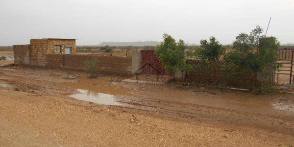 Kohinoor Town-  11 Marla-  Commercial Corner Plot Available For Sale.