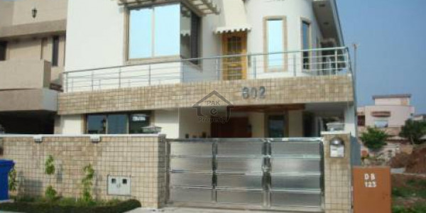 One 4-L Road-    4 Marla-   Beautiful Furnished House For Sale.