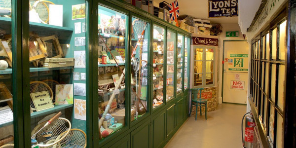 Rahim Yar Khan Bypass-   225 Sq  Ft-    Commercial Shop Available For Sale.