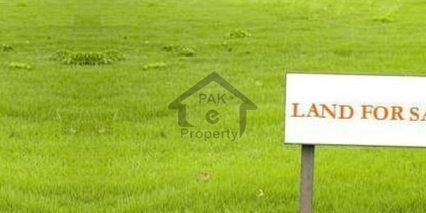 100 yards residential plot for sale on Iqbal lane 9