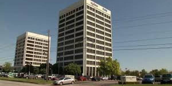 Eid Gah Road, OFFICE Available For Sale On Main Sahib Plaza