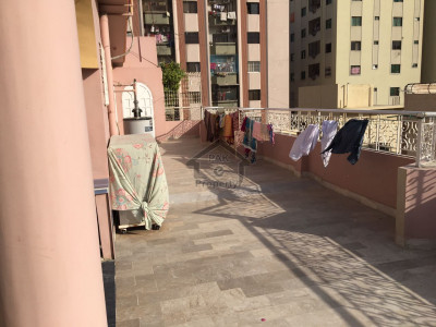 Pent house 4 bedrooms 300 sqr. yards maqboolabad