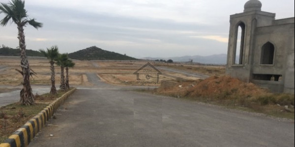 1 Kanal -Ministry of Commerce Society Plot 7 BlockA for sale