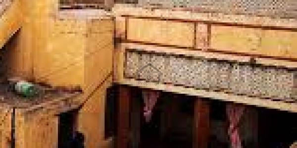 I-8/4 - Old House For Sale On Ideal Location IN Islamabad