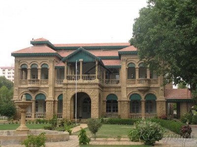 North Karachi-2500 Yard Amenity Building For School On Sale In North Karachi