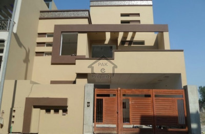 Thandi Sarak, 120 Sq. Yd-Single Storey House Is Available For Sale