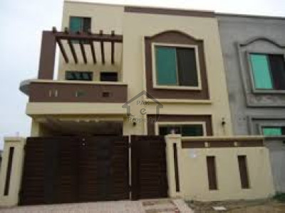 Wapda Town- 4500 sq.ft-Corner House For Sale in Gujranwala