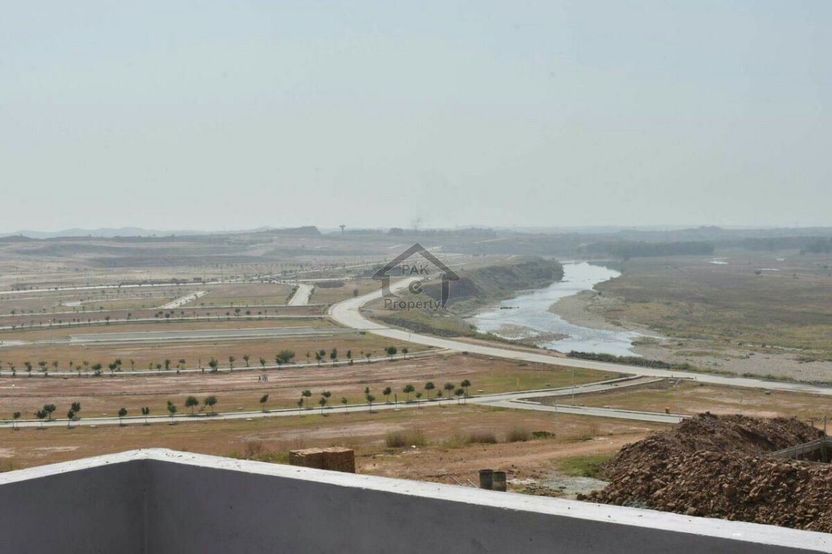 Corner 1 Kanal Plot For Sale In Phase 7 Block U