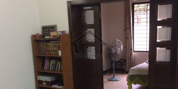 Apartment For Rent Three Bed 3rd Floor With Lift