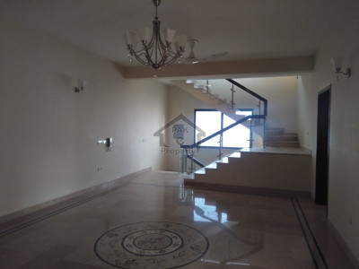 5 bedroom 5 bathrooms  kitchen tv lounge drawing and dining 2 servent quarters