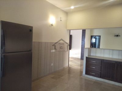 5 bedroom 5 bathrooms  kitchen tv lounge drawing and dining 2 servent quarters