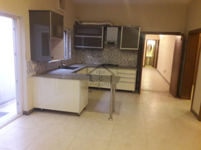 5 bedroom 5 bathrooms  kitchen drawing and dining tares margala hills view car parking heating cooling system