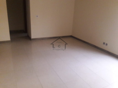 5 bedroom 5 bathrooms  kitchen drawing and dining tares margala hills view car parking heating cooling system