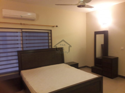 5 bedroom 5 bathrooms  kitchen drawing and dining tares margala hills view car parking heating cooling system