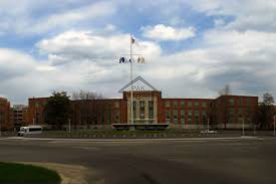 Bahria Town - Johar Block, 10 marla Plot For Sale