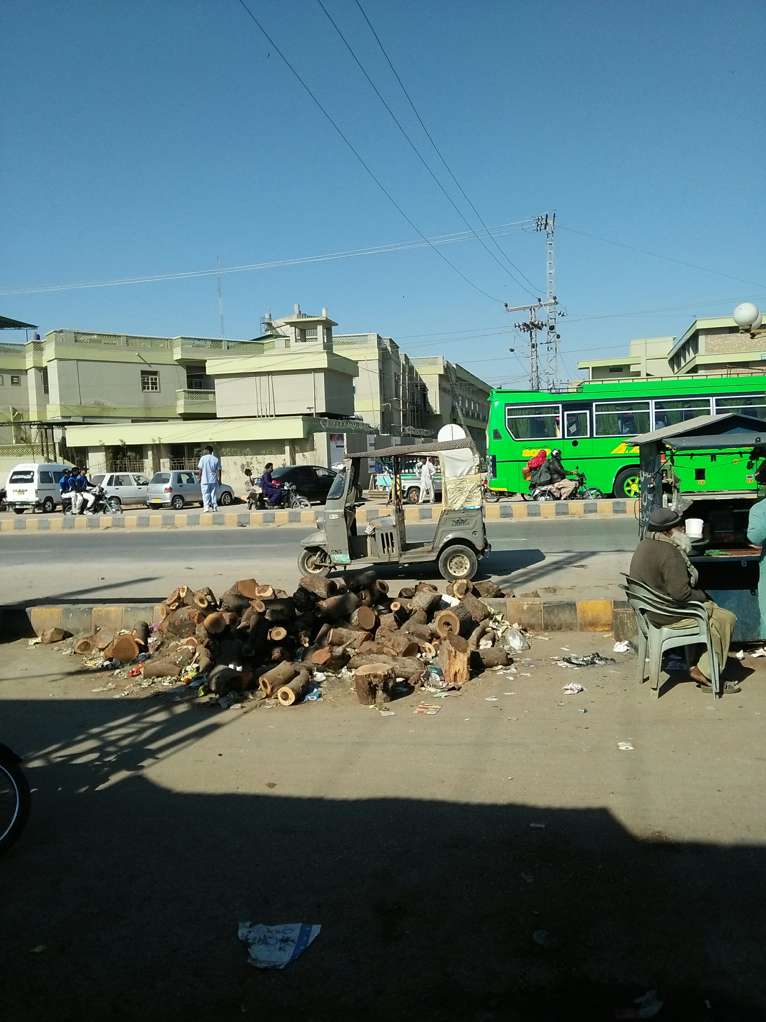 200gaz plot in Isra village Invester price