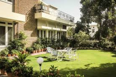 DHA Phase 5, -1.6 Kanal  -  House For Sale.