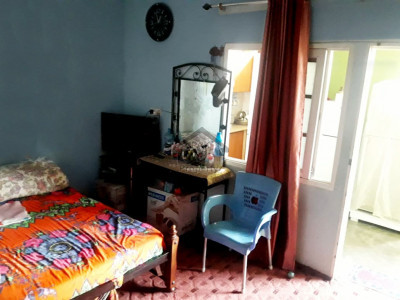 selling home In Ideal location in PECHS Block 6 extension Near k-health care hospital