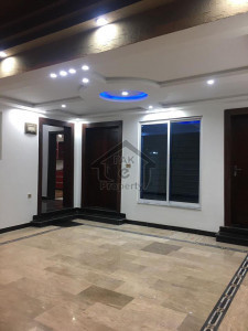 8.5 Marla Corner House For Sale In Abu Bakar Block Bahria Town Phase 8